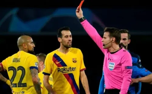 Vidal fue expulsado en la ida contra Napoli.