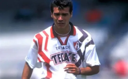 Jared Borgetti con la camiseta de Atlas (Atlas)
