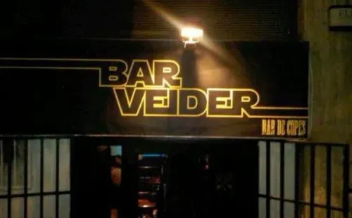 En este bar gana siempre el lado oscuro.