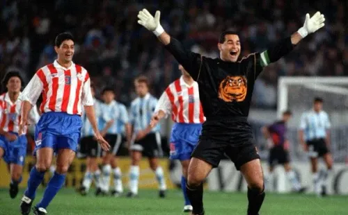 Chilavert festeja su gol ante Argentina (Getty Images)