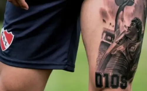 Tucu Hernández y su tatuaje de Diego Maradona.