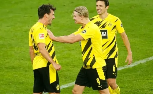 La última vez que se midieron por Bundesliga el partido finalizó 3-0 para el Borussia Dortmund. Obviamente Haaland se matriculó con uno de los goles. (Foto: Getty)