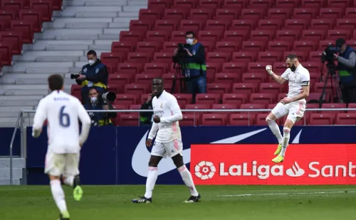 El gol de Karim Benzemá salvó a los Merengues en el clásico de Madrid y le entregó un punto de oro al Real. (Foto: Getty)
