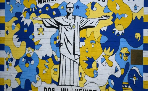 Tras ascender y estar ad portas de mantener al equipo en la Premier League, Marcelo Bielsa se ha convertido en un ídolo de la ciudad de Leeds. (Foto: Getty)