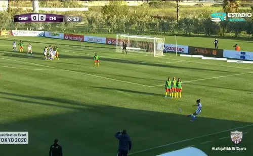 Gol de Camila Sáez: el 0-1 parcial de Chile contra Camerún.