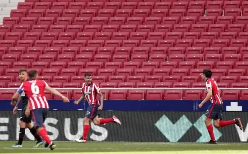 A falta de Luis Suárez, Ángel Correa se vistió de goleador en el duelo frente a Eibar. (Foto: Getty)