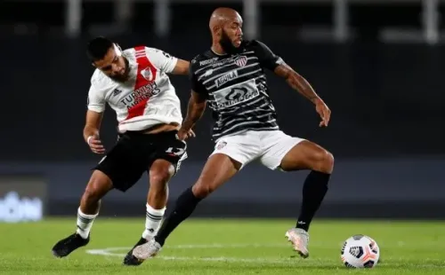 Paulo Díaz ha sido titular en todos los encuentros de copa esta temporada, algo que se debería repetir en esta visita a Colombia. (Foto: Getty)