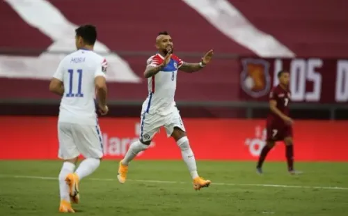 Vidal sería una de las bajas de la Roja para Copa América. Foto: Agencia Uno