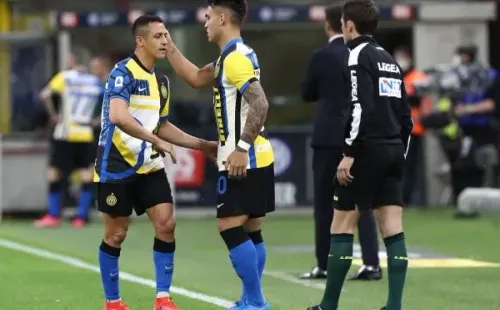 A pesar de salir reemplazado en el primer tiempo frente a la Roma, en Italia son optimistas con que Alexis podrá jugar el Clásico. (Foto: Getty)