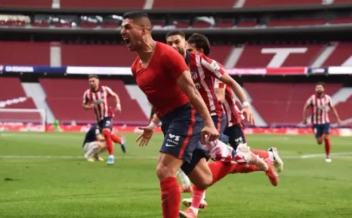 Luis Suárez fue el héroe de la jornada al anotar el gol ganador frente al Osasuna cuando el partido se terminaba. (Foto: Getty)