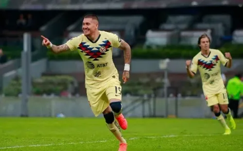 Castillo esperadefinir su futuro para volver a celebrar goles. La MLS aparece como una opción importante. Foto: Agencia Uno.