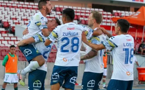 Se podría decir que Evertonllega como favorito, pero más que nada por el mal momento de Santiago Wanderers. (Foto: Agencia Uno)
