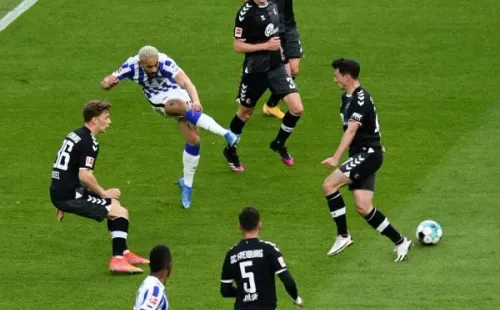 Matheus Cunha se mostró como una de las figuras del fútbol alemán. Foto: Getty