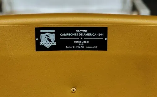Los jugadores de Colo Colo campeón de Copa Libertadores 91 tienen su asiento vitalicio en el Monumental. Fotos: Guillermo Salazar.