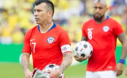 Medel y Vidal fueron pura alegría previo al choque con Bolivia. Foto: Agencia Uno