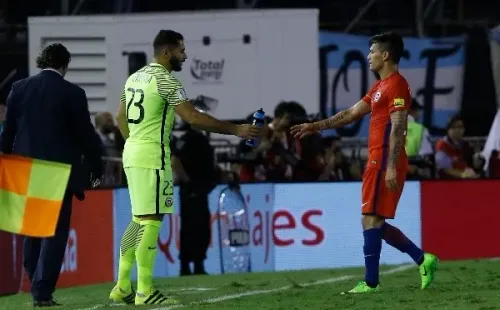 Johnny Herrera jugó bastante en la Roja la era de Juan Antonio Pizzi. Foto: Agencia Uno