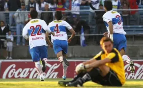 Pérez lo pasó mal jugando ante la UC el 2010.