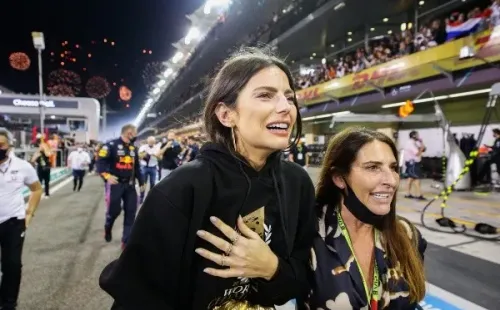 Kelly se muestra emocionada tras el triunfo de Verstappen en Abu Dhabi. Foto: Getty