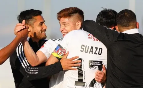 Gil continuará con sus compañeros en Colo Colo. Foto: Agencia Uno.