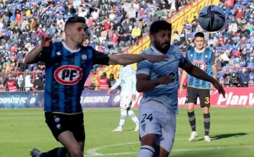 Huachipato espera resolver su futuro deportivo en las próximas semanas. Foto: Agencia Uno.