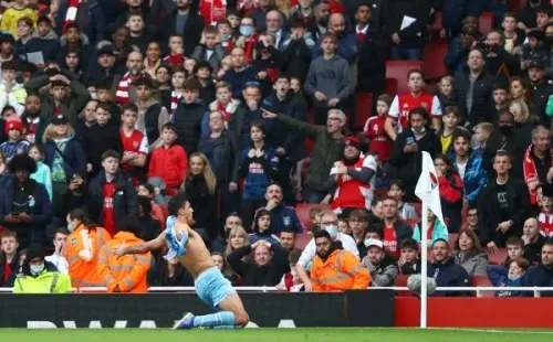 Rodri celebra efusivamente su gol ante la hinchada de Arsenal. Foto: Getty.