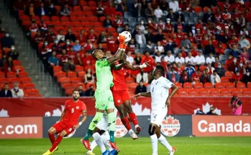 Mejía pelea con Panamá para clasificar al Mundial de Qatar. Foto: Getty.