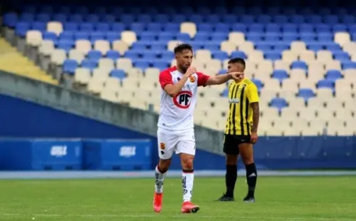 Melivilú celebra el gol del triunfo de Rangers ante el Vial (Agencia Uno)