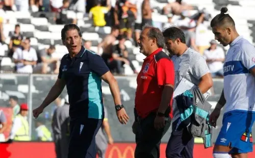 Mario Salas sufre más de lo que celebra ante Colo Colo