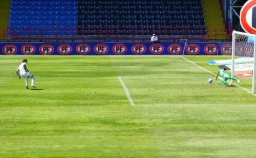 Gil falló un penal clave para Colo Colo ante Huachipato (Guille Salazar)