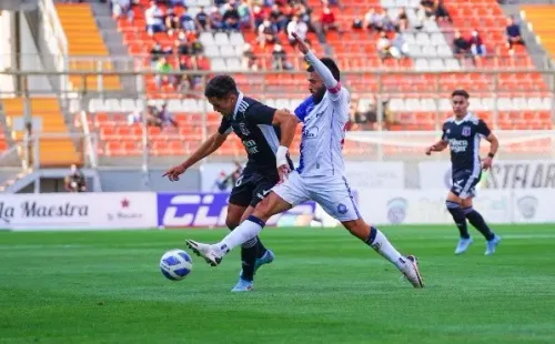 Colo Colo celebra el triunfo contra Antofagasta y Gustavo Quinteros reconoce que recibiría a Mauricio Pinilla. (Foto: Guille Salazar/RedGol)