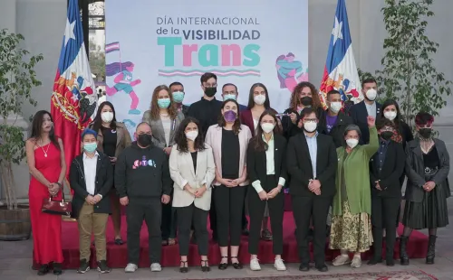 Los participantes del acto en La Moneda. (PRENSA MINISTERIO DE LA MUJER)