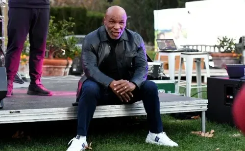 Mike Tyson nuevamente hace noticia fuera del ring. Ahora protagonizó una pelea en un avión. Foto: Getty Images