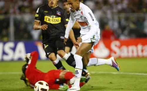 Neymar en el momento previo a marcarle el gol a Colo Colo en Macul (Agencia Uno)