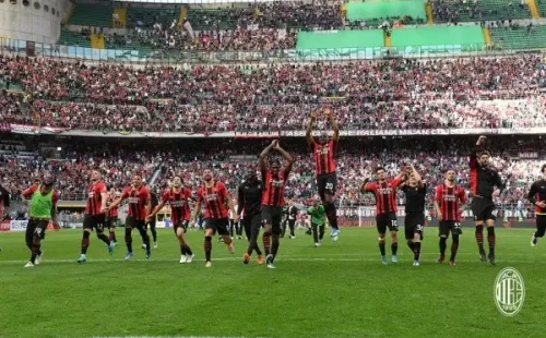 El Milan festeja el triunfo ante la Fiorentina (Foto: AC Milan)