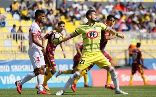 Gabriel Arias defendiendo la camiseta de Unión La Calera.