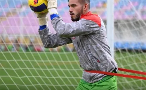 Manotas es titular en Perú.
