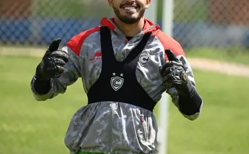 Vargas y su felicidad en el fútbol peruano.