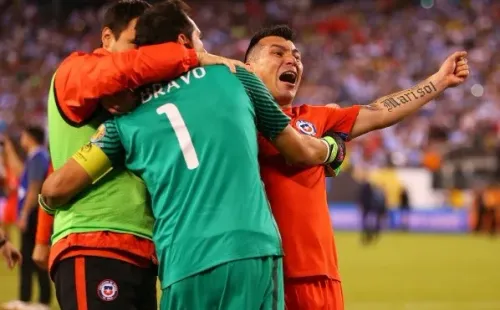 Bravo celebrando el 2016 luego de la Copa Centenario (Agencia Uno)