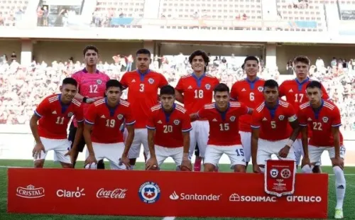 Sebastien Pineau, el Cavani peruano, defendiendo la camiseta de la Roja en un amistoso de selección chilena sub 20.