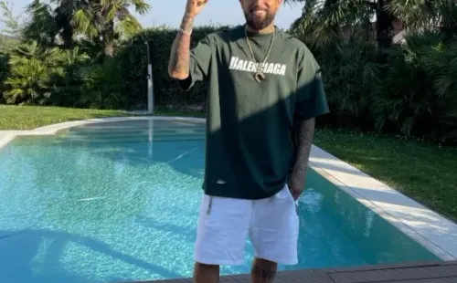 Vidal disfruta sus vacaciones mientras define el equipo donde jugará la próxima temporada.