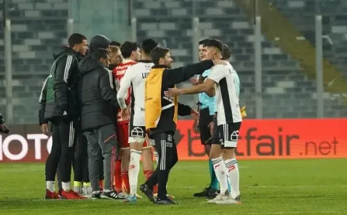 Los jugadores de Inter terminaron reclamando por la jugada. Foto: Guillermo Salazar.