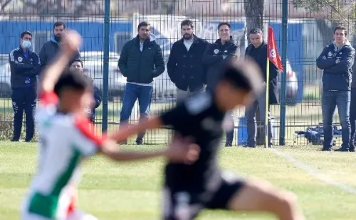 Eduardo Berizzo, Milovan Mirosevic y Francis Cagigao vieron la victoria de Palestino. Foto: Carlos Parra.