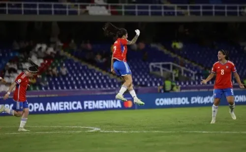 Yenny Acuña festeja el gol que le marcó a Ecuador en el triunfo por 2-1 de Chile en la 2° jornada del Grupo A en la Copa América Femenina 2022.