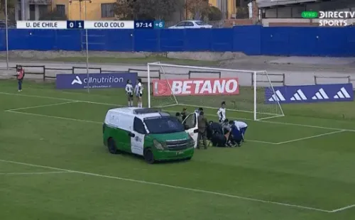El carro policial ingresando a retirar a la jugadora de Colo Colo. Foto: Captura DirecTV.