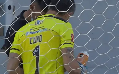 El torpedo que le sirvió de ayuda a Matías Cano. (Captura TNT Sports).