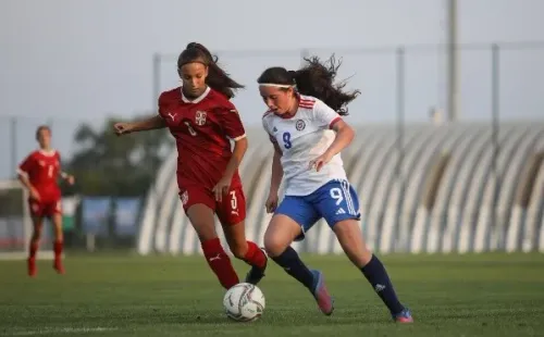 La selección chilena femenina sub 15 derrotó por 4-2 a Serbia en penales, luego de empatar 1-1 en el tiempo regular. (Comunicaciones ANFP)