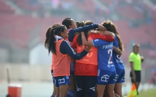 Las Leonas abrieron el marcador a los 43′. (Javiera Mera / Prensa U de Chile)