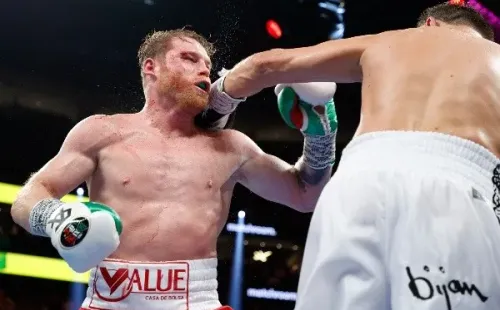 Canelo sufrió en el final de la pelea con GGG. (Foto: Getty)
