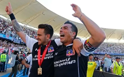 Zaldivia festeja su único título de torneo nacional conseguido en Colo Colo (Agencia Uno)
