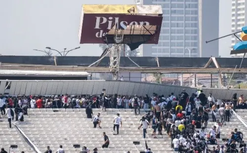 Colo Colo no lamentó una tragedia con resultado fatal por poco: autoridades suspenden el clásico contra la Católica pese a trabajos exprés del Cacique para habilitar Cordillera tras colapso en el arengazo.